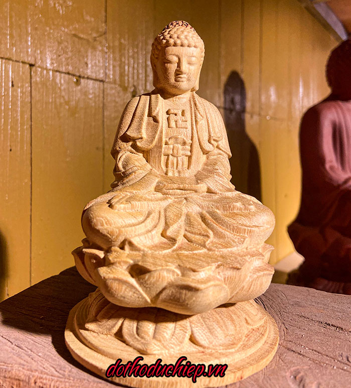 Tượng Phật Di Đà  Phong thủy hóa giải hiểm nguy