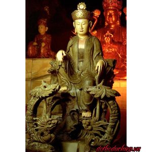 Pho tượng Phật Bà Quan Âm Tọa Sơn nổi tiếng đang an tọa tại động Hương Tích
