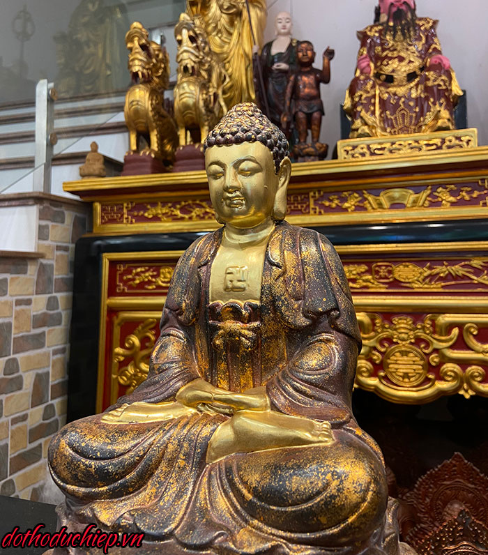 Tượng Phật A Di Đà đại diện cho thế giá Tây Phương